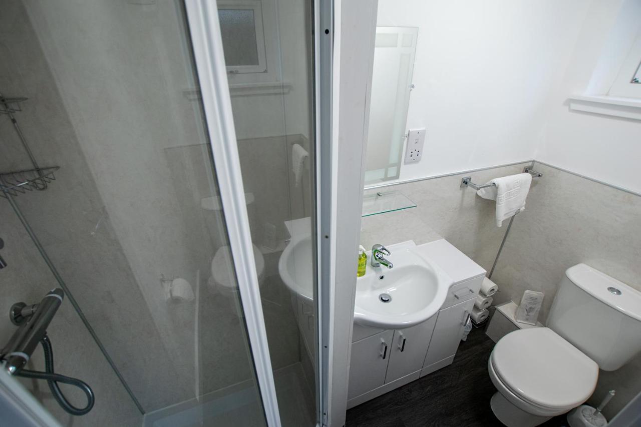 ホテル コラン バンクハウス Corran  エクステリア 写真 A shower cubicle