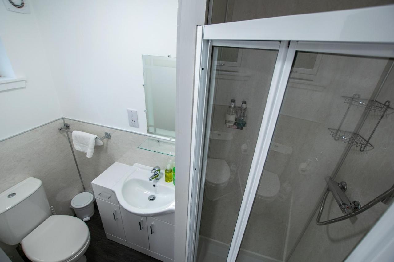 ホテル コラン バンクハウス Corran  エクステリア 写真 A shower cubicle