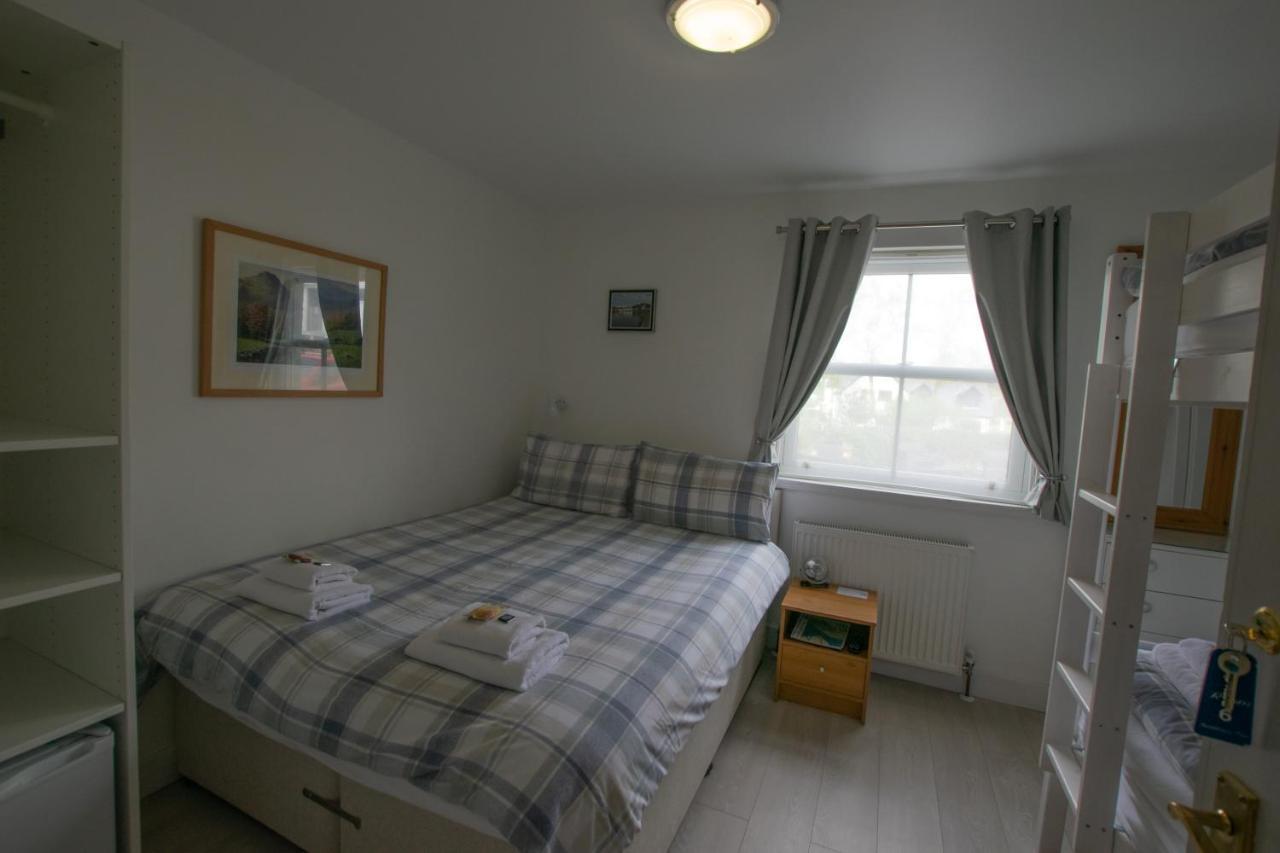ホテル コラン バンクハウス Corran  エクステリア 写真 A bedroom in a bed and breakfast in Wales