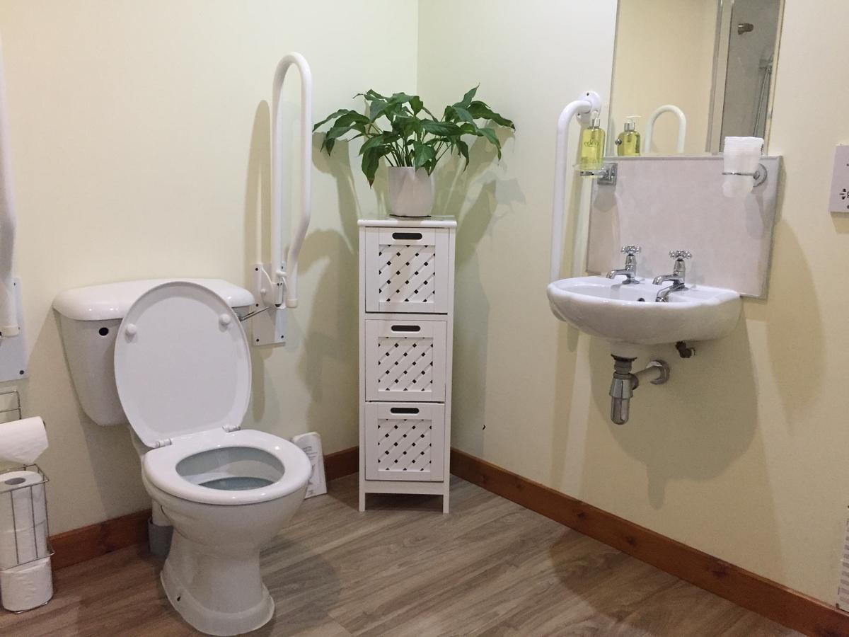 ホテル コラン バンクハウス Corran  エクステリア 写真 Disabled toilet with alarm